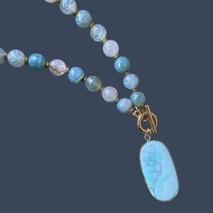 Gorgeous Dragon Vein Agate Necklace with Statement Natural Gem Pendant